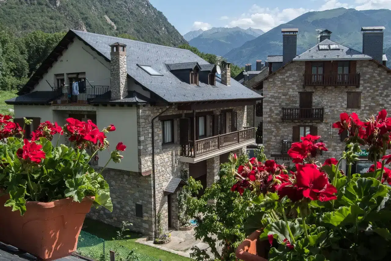 La Comella - Foto 1