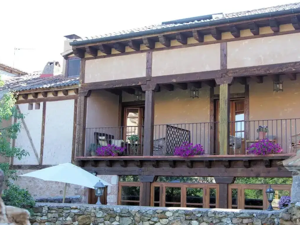 El Adarve - Foto 1