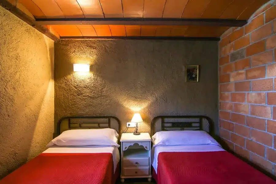 Camí Ral- ALOJAMIENTOS CASA LLADO - Foto 4