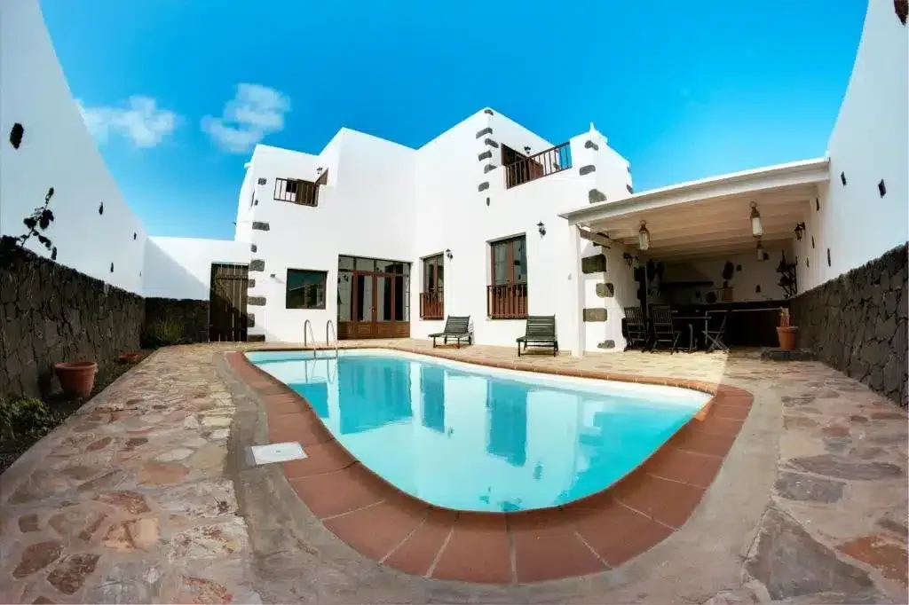 Charming House in Tinajo with Private Pool - Foto 1
