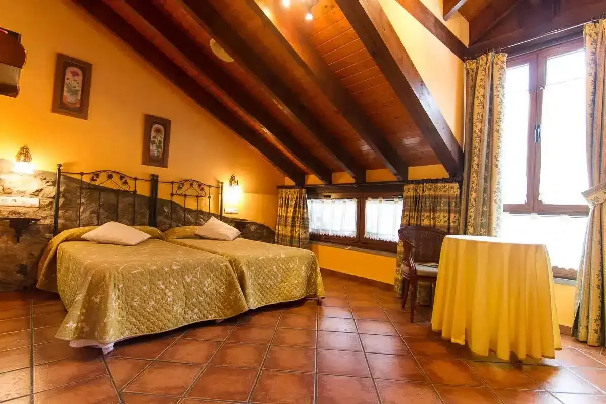 Apartahotel La Llobera - Foto 1