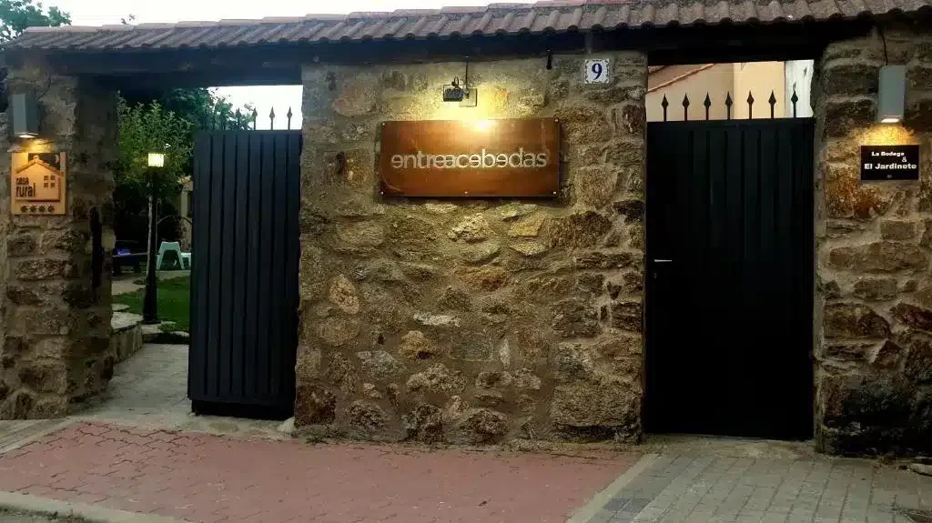 Casa Entre Acebedas y jardín con barbacoa - Foto 3