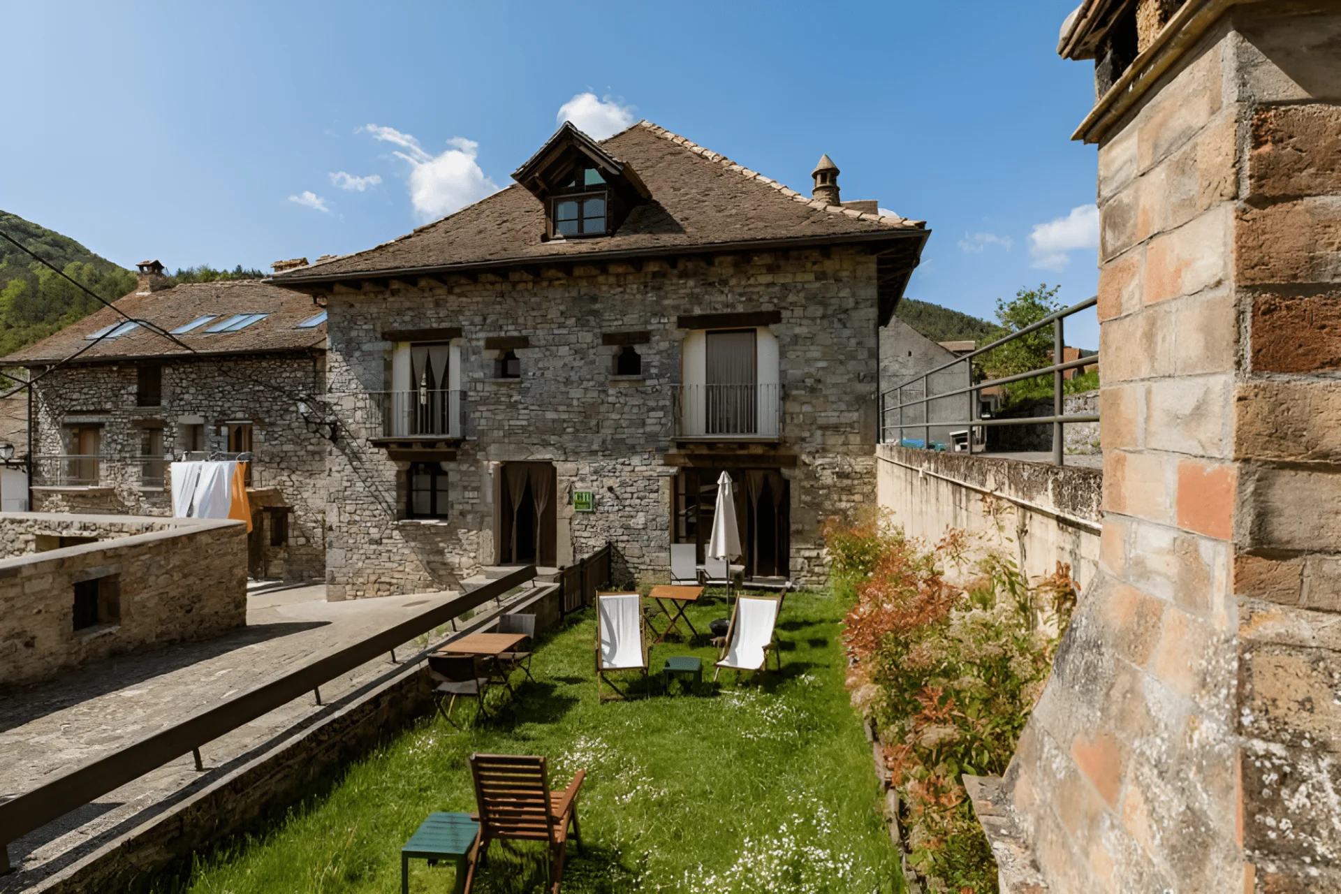 Casa Tadeguaz : Primavera, Habitación de matrimonio en la Montaña - Foto 3