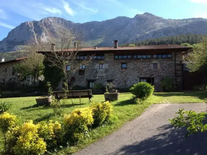 Olazabal Azpikoa - Foto 2