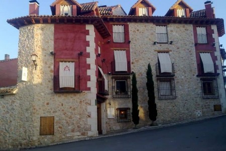 La Casa Alta situado en 12565 en la provincia de 29 plazas 48 desde 31.88€ persona/noche