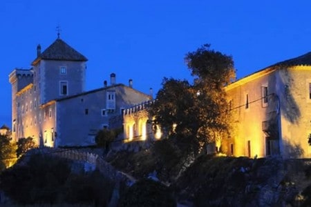 Castell de Riudabella situado en 14793 en la provincia de 44 plazas 8 desde 29.17€ persona/noche