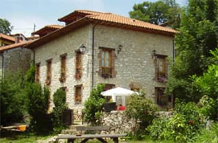 La Casa del Jou y El Llagarín situado en 13242 en la provincia de 34 plazas 12 desde 60.00€ persona/noche