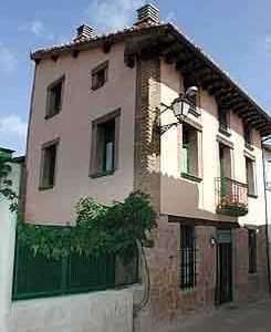 Casa rural La Parra situado en 12342 en la provincia de 27 plazas 12 desde 20.00€ persona/noche