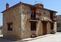 Casa Pincherres situado en 14148 en la provincia de 41 plazas 8 desde 25.62€ persona/noche
