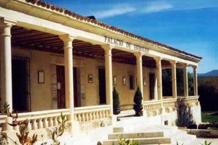 Palacio de Esquileo situado en 14157 en la provincia de 41 plazas 24 desde 45.00€ persona/noche