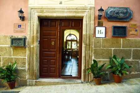 La Casa de Pasarón situado en 9950 en la provincia de 11 plazas 24 desde 40.00€ persona/noche