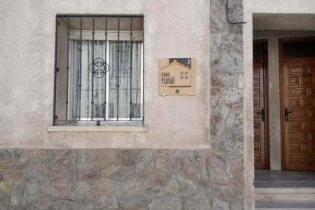 Casa de Marta situado en 14154 en la provincia de 41 plazas 8 desde 5.83€ persona/noche