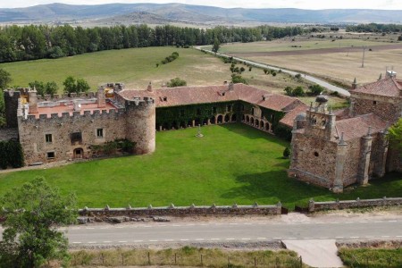 Casa Rural Casa Fuerte San Gregorio situado en 14447 en la provincia de 43 plazas 14 desde 30.00€ persona/noche